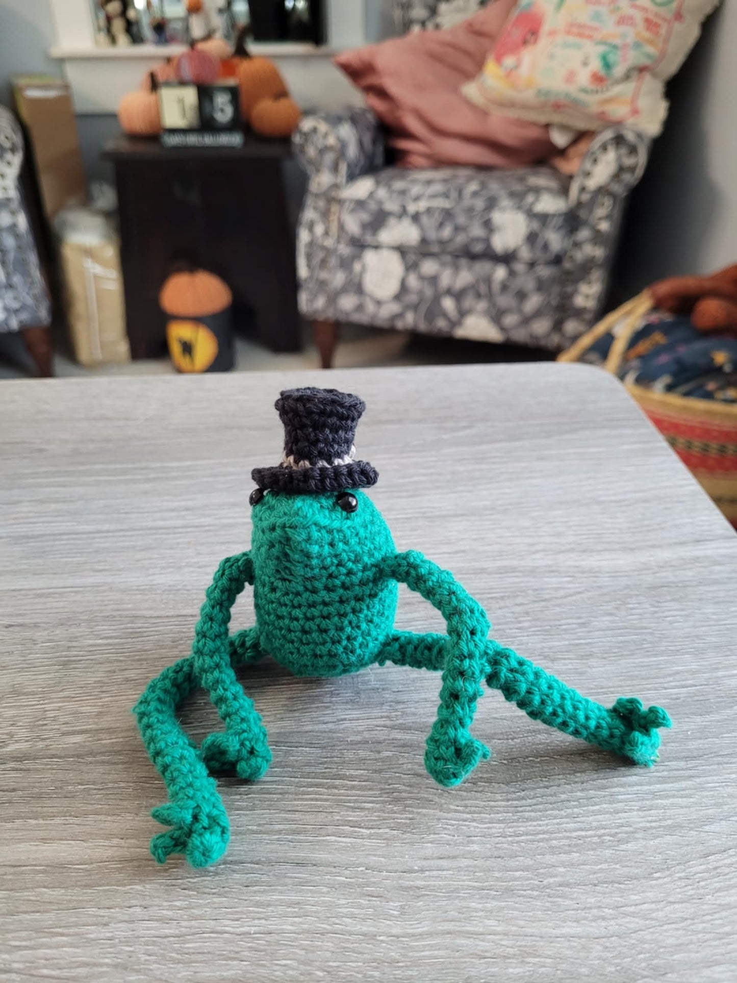 Crochet Top Hat Frog